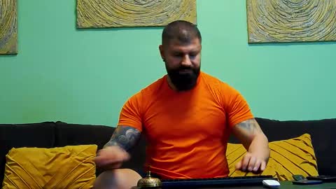 Xtream Leonard online show from November 28, 8:00 pm