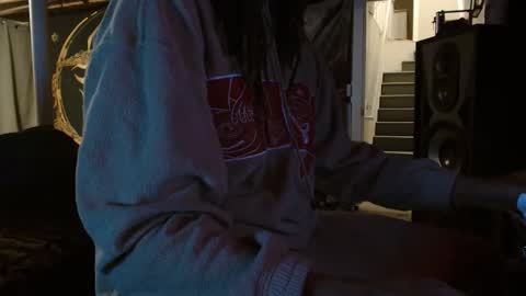 xxxjrstrokesxxx online show from December 14, 11:45 pm