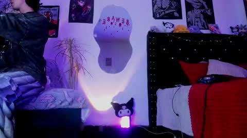 xzerox_ online show from February 7, 7:41 pm