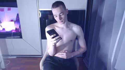 Yan online show from December 13, 9:52 pm