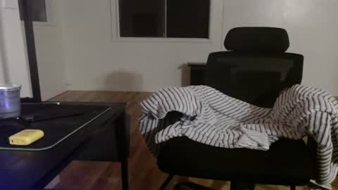 Snapshot of yawnimhorny chatting on December 30, 9:59 am yawnimhorny online show from December 30, 9:59 am