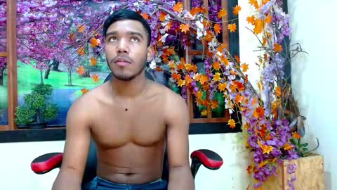 Snapshot of yeinner_ chatting on October 20, 7:18 pm yeinner_ online show from October 20, 7:18 pm