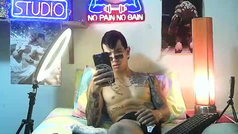 Snapshot of yeisoncastellanos1999 chatting on October 20, 2:32 pm yeisoncastellanos1999 online show from October 20, 2:32 pm