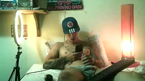 yeisoncastellanos1999 online show from April 29, 6:25 pm