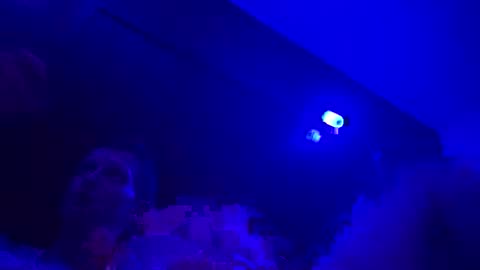 yellowrose2005 online show from December 14, 1:29 pm