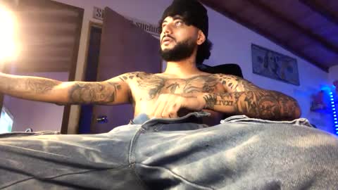 Snapshot of yio__cohen chatting on January 9, 1:29 am yio cohen online show from January 9, 1:29 am