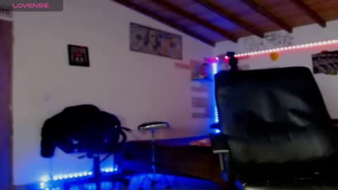 Snapshot of yio__cohen chatting on December 18, 5:26 am yio cohen online show from December 18, 5:26 am