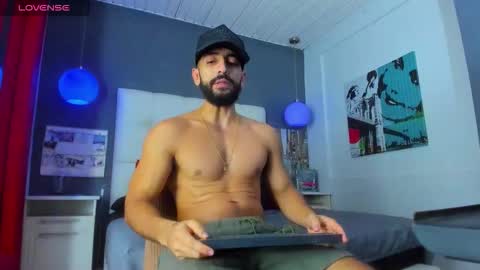 Yiyo online show from February 15, 8:45 am