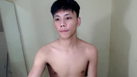 ynotyu online show from November 29, 9:06 pm