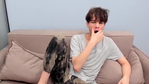 your_shy_guy online show from November 6, 5:32 am