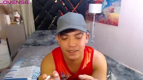 Snapshot of yourasian_bradley chatting on October 7, 7:01 am yourasian_bradley online show from October 7, 7:01 am