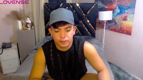 Snapshot of yourasian_bradley chatting on October 11, 8:18 am yourasian_bradley online show from October 11, 8:18 am