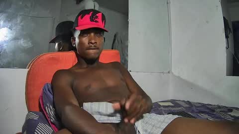 Yourdaddy2005 online show from April 8, 5:00 pm