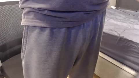 hornyedging online show from April 8, 10:40 pm