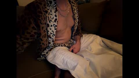 yourslavboy online show from April 27, 10:23 am