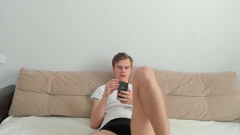 Yue Lang and Samm online show from October 8, 10:30 am