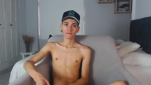 yulian_vasquez online show from March 10, 12:06 pm