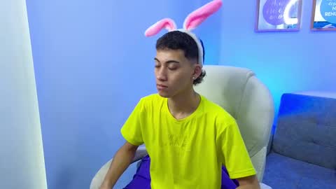 yulian_vasquez online show from September 14, 12:18 pm