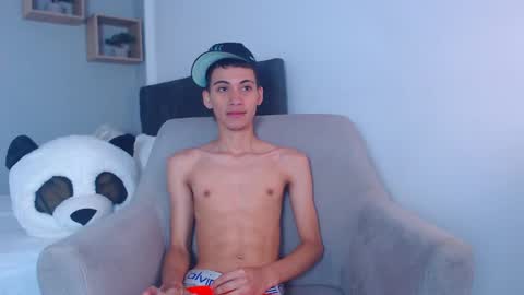 yulian_vasquez online show from February 23, 12:21 pm