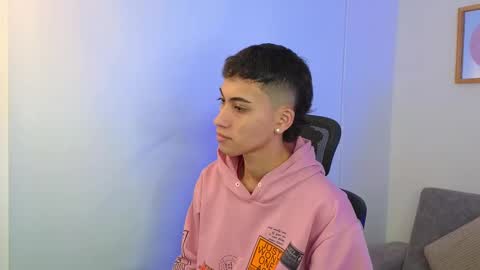 yulian_vasquez online show from September 29, 12:24 pm