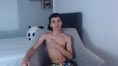 yulian_vasquez online show from February 21, 12:06 pm