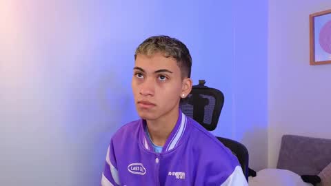 yulian_vasquez online show from October 6, 12:21 pm