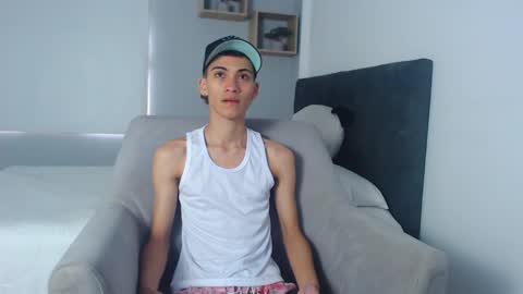 yulian_vasquez online show from March 7, 12:12 pm