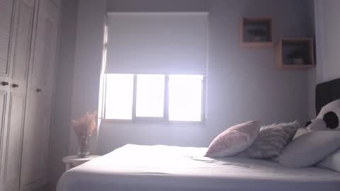 yulian_vasquez online show from February 24, 12:05 pm