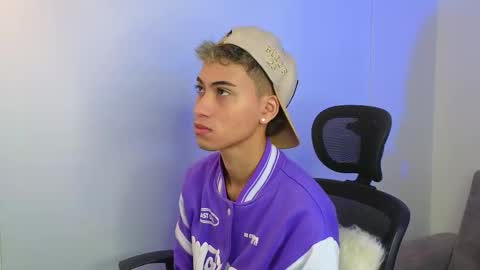 yulian_vasquez online show from October 4, 12:54 pm