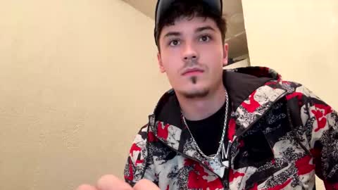 yungstudbev online show from September 20, 3:39 am