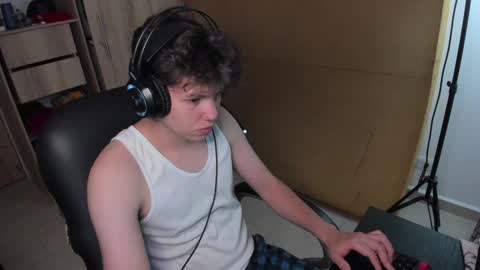 yurii_moody online show from December 21, 2:30 am