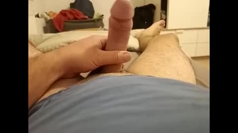 yusuf7083 online show from October 25, 9:16 pm