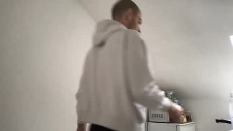 yvesbunnny online show from February 8, 8:53 am