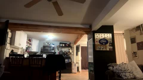 zach42104 online show from February 12, 10:43 am