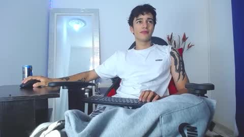 zack online show from February 4, 7:44 pm