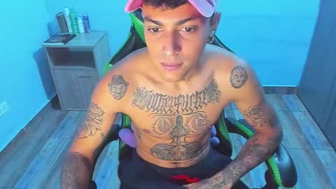 BiG Zafiro online show from December 17, 12:45 pm