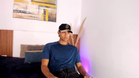 Zander online show from March 10, 1:39 pm