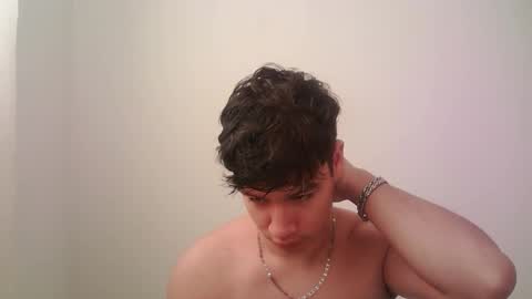 zeus_183 online show from December 16, 1:18 pm