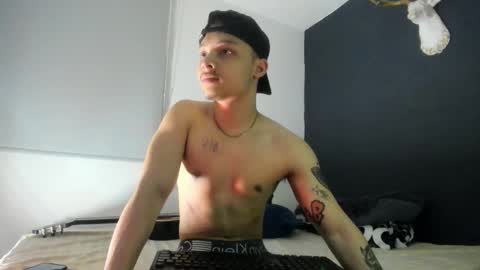 zeus online show from March 13, 1:35 am