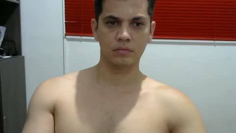 zoro_00 online show from March 1, 12:10 am