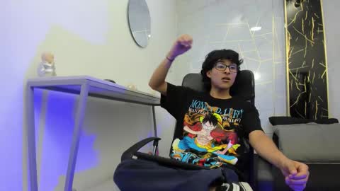     online show from December 4, 8:05 pm