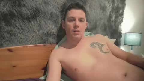 Artnoyz Shower online show from March 3, 10:38 pm