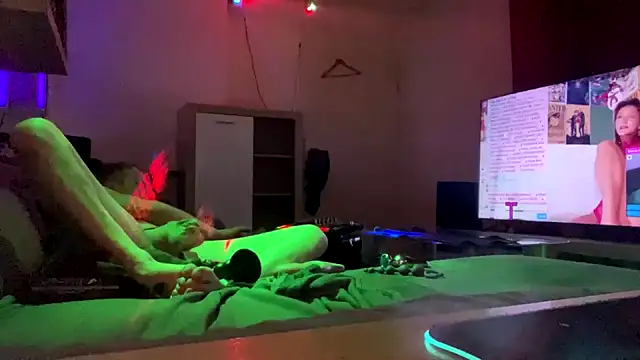 davidgntxxxxx online show from December 18, 9:00 pm