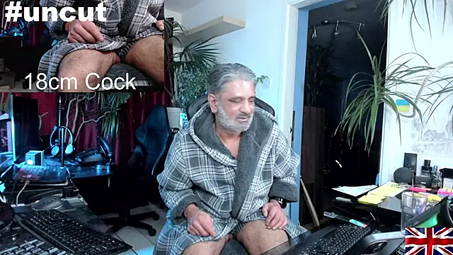 OnlineBossUK online show from December 25, 5:16 am