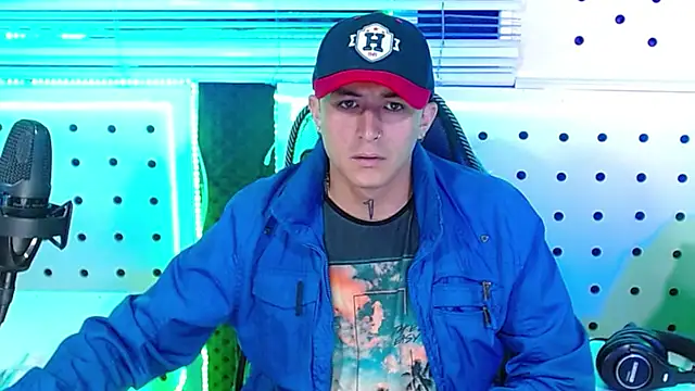 Darko0717 online show from November 25, 1:46 pm