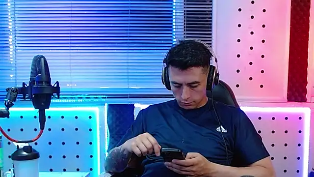 Darko0717 online show from April 15, 1:05 am