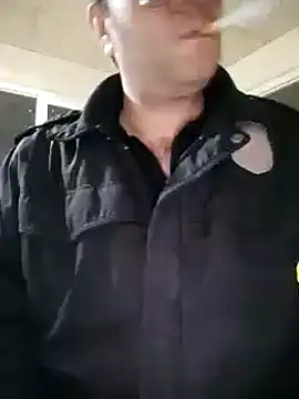 Snapshot of fraud705 chatting on December 23, 12:46 am fraud705 online show from December 23, 12:46 am