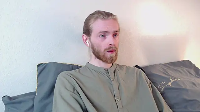 Snapshot of Damien_Bi chatting on March 22, 4:45 am Damien Bi online show from March 22, 4:45 am