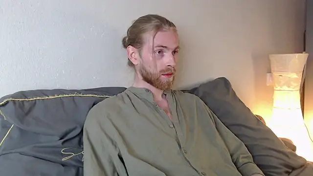 Snapshot of Damien_Bi chatting on October 3, 8:03 pm Damien Bi online show from October 3, 8:03 pm