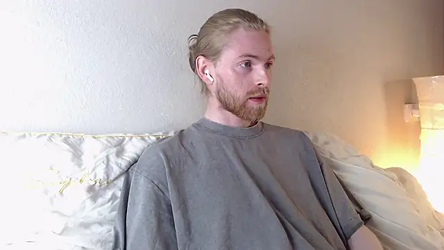 Snapshot of Damien_Bi chatting on October 12, 8:47 pm Damien Bi online show from October 12, 8:47 pm